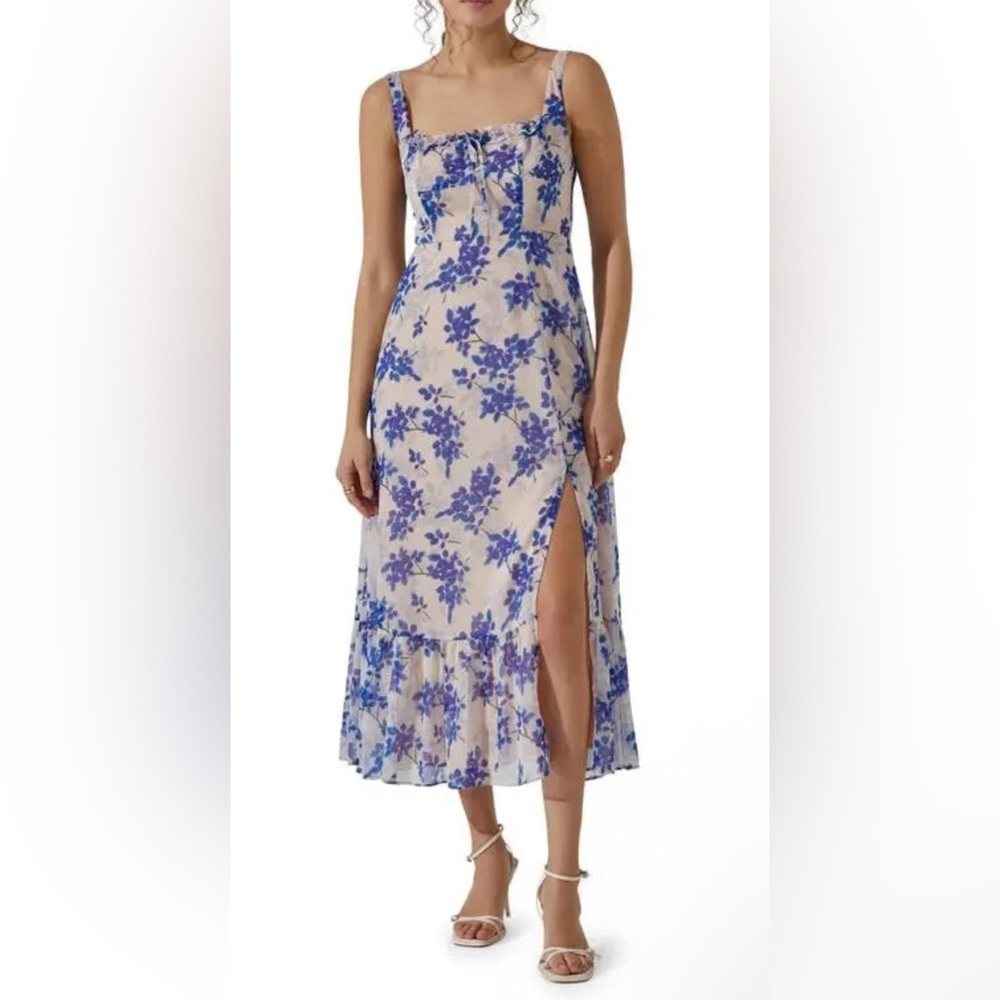 ASTR The Label Chiffon Floral Midi Dress